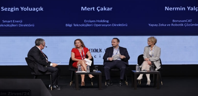 Zirvede Dijitalleşme ve Yapay Zeka Mercek Altında