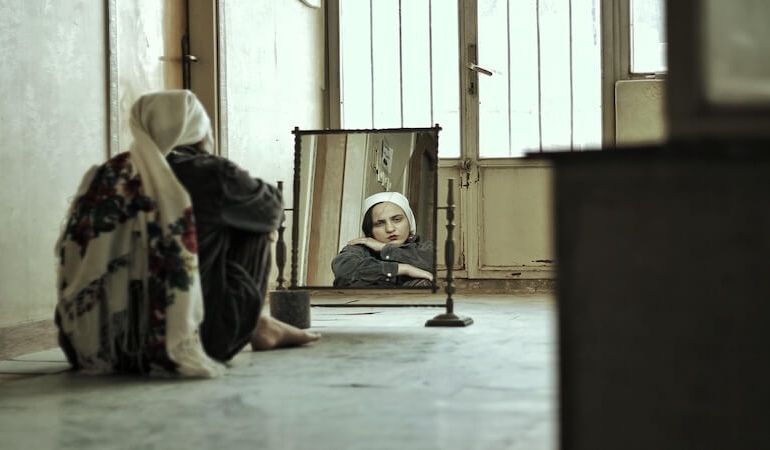 Aynada Görmek İstediğimiz: Gerçekten Kimiz?