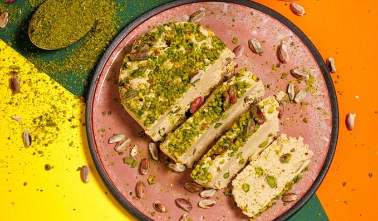 Sofraların Yeni Gözdesi: Rafine Şekersiz Tahin Helvası ile Sağlıklı Tatlı Keyfi