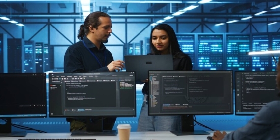 VMware Lisansı Değişti: Büyüyen Şirketler Sanallaştırma Altyapısında Hangi Yolu Seçiyor?